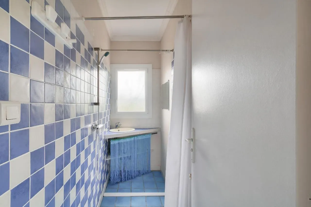 Holiday home Maison 5 Chambres Avec Acces Direct A La Plage Loctudy