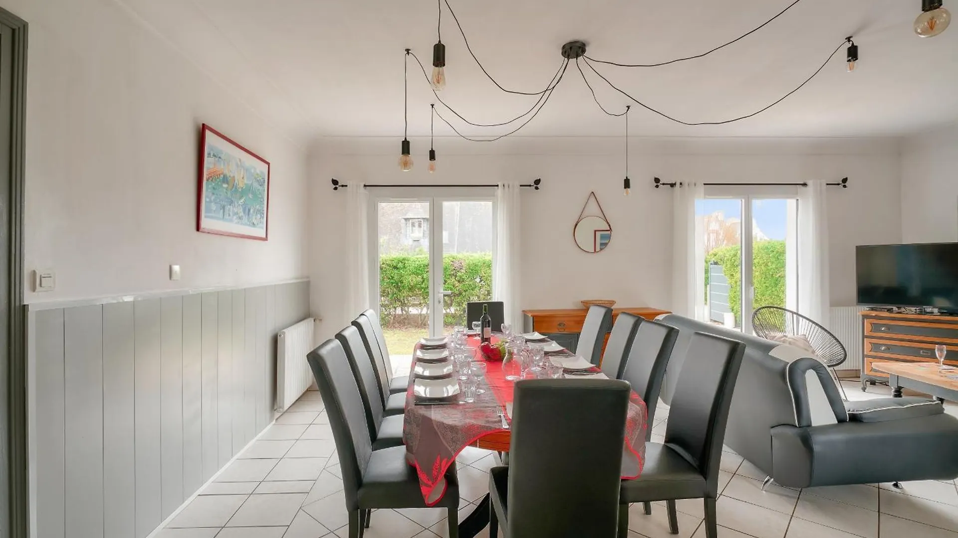 Holiday home Maison 5 Chambres Avec Acces Direct A La Plage Loctudy