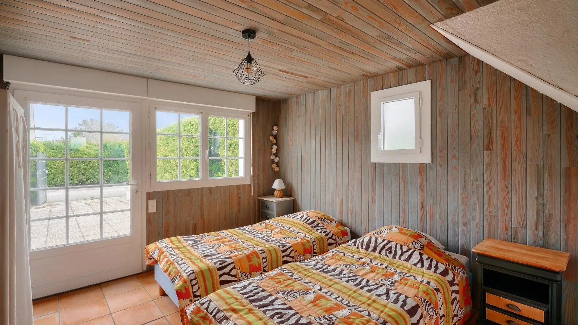 Maison 5 Chambres Avec Acces Direct A La Plage Loctudy 0*,  France