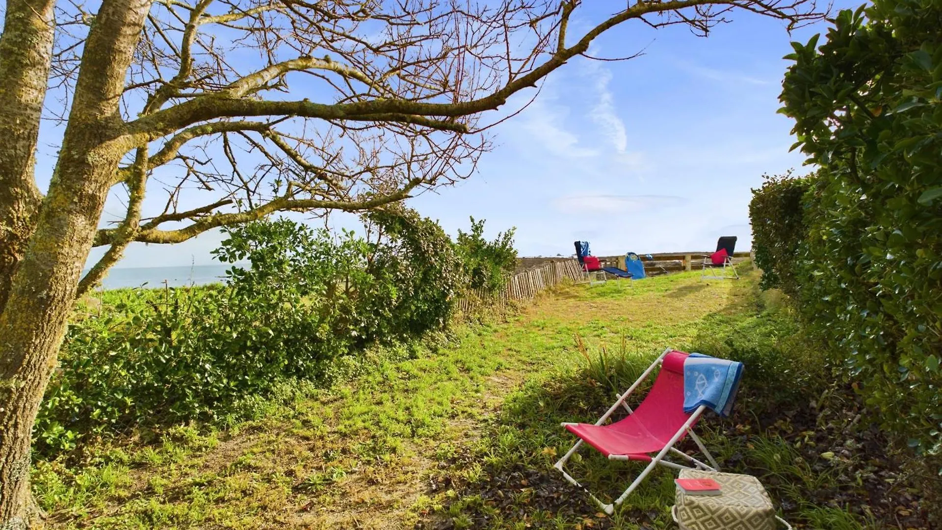 Maison 5 Chambres Avec Acces Direct A La Plage Loctudy 0*,  France